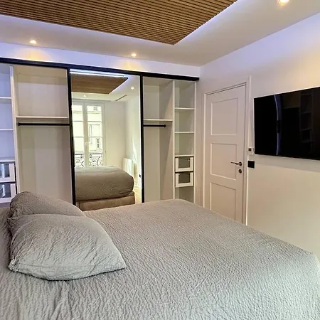 Apartment Renovated Near Tuileries And Concorde Paris