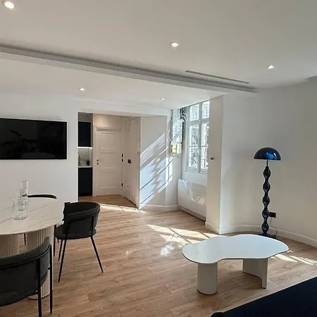 Renovated Near Tuileries And Concorde Apartment
